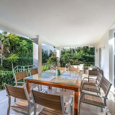 About Turquesa Villa Marbella
